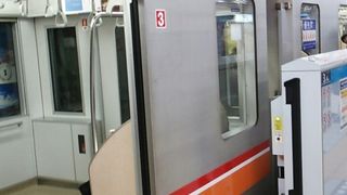 列車によっては東葉高速鉄道の車両が使用される場合があります