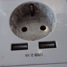 バスの座席にコンセントがありました