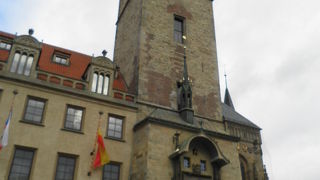 天文時計のある塔