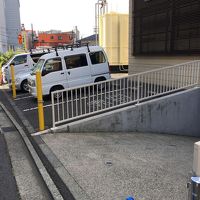 ホテル前地上駐車場