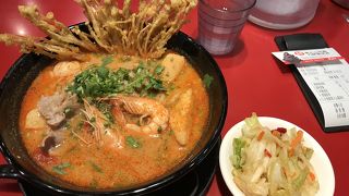 日本人にも抵抗が無いタイ風ラーメン