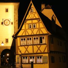 夜もまた違った感じでいいですね。