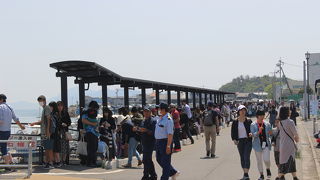 大久野島への観光客ですごい混雑
