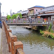 ジャアジャア橋の傍に旧宅と記念館がある