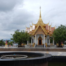 ラクムアンを納めた建物