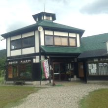 散策路そばの観光案内所の様子