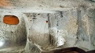 キリスト教徒が隠れ住んだ　カイマルクの地下都市