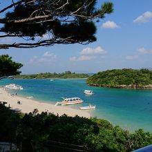 日にって変わる海の色