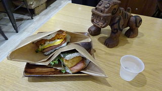 平日朝の空港店は空いてました！