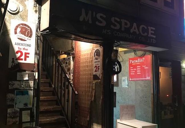 隠れ家のような素敵なお店