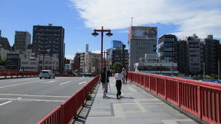 橋上からの景観が良いです