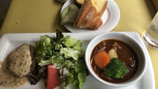 レストランのパンの食べ放題はお勧めです。