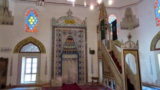 中の見学などは2つのコースから選べます。スタリ・モストが正面に見えます。