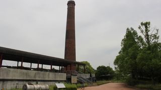 無料の公園　煙突と炭鉱トロッコがありました