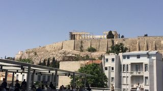 カフェレストランで休憩しながら見学。