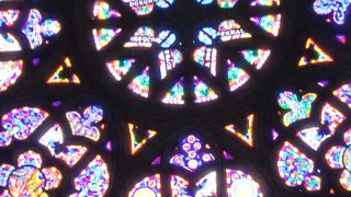 聖ヴィート大聖堂のステンドグラスに感動
