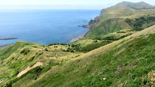 ウスユキソウが咲く６月中旬から７月に歩くのがお勧め。