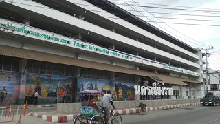 チェンマイへのバスはここから