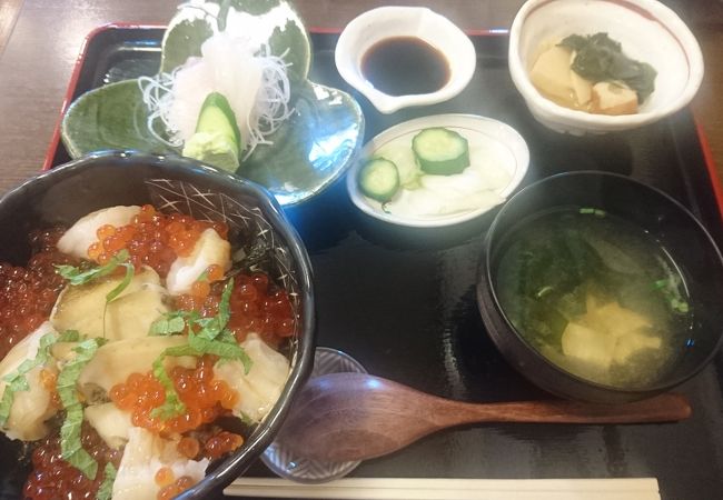 釜石駅近くの海鮮丼ランチ