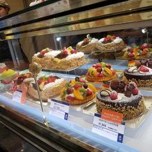 かわいいケーキがいっぱいです By Okaoka ケーニヒス クローネ 池袋東武店のクチコミ フォートラベル