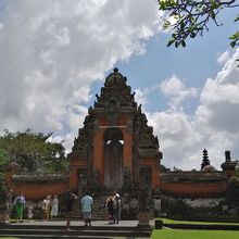 寺院と美しい庭園