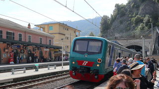 観光客で溢れていた