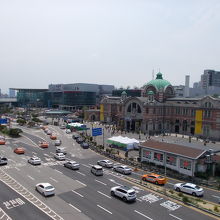 高架橋からのソウル駅です。
