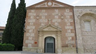 観光案内所 (アルカラ デ エナーレス)