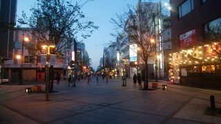 歩行者専用、目抜き通り