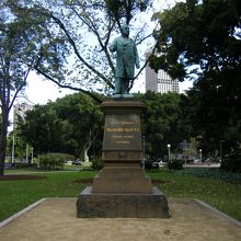 ウィリアム ベーデ ダリー像 