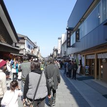 おはらい町通りにお店があります。