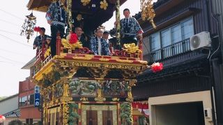 毎年５月３日に行われる八尾八幡社の春季祭礼です。