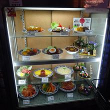 このショーケースが、またいい感じ。