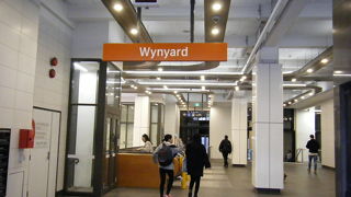 利用者の多い駅です