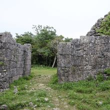 切石積みの城門