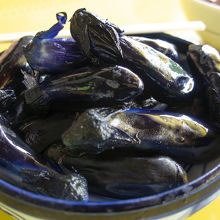 地元の方に人気の手作りナスの漬物