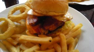 巨大なバーガー