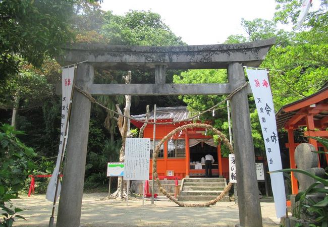 浦島太郎伝説のある小さな神社