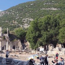 大理石柱が残っているだけのドミティアン神殿跡