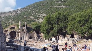 広場に残されているドミティアン神殿遺跡