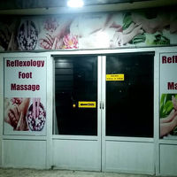 併設「マッサージ屋」便利です