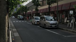  JR有楽町駅から新橋駅までの通りです。
