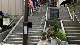 沢山の人が散策中