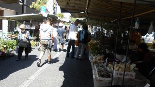 日曜だけの街路市