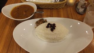 有名なカレーを横浜で。
