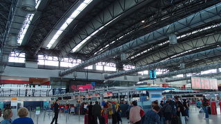 シェンゲン協定国への便はターミナル2です