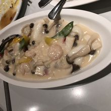 海鮮ときのこのクリームソース炒め