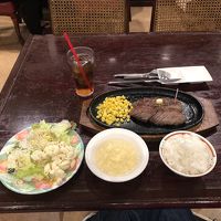 サンライズ観光ホテル、夕食はステーキ！