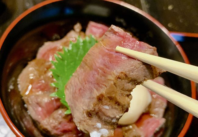 黒川温泉郷で「赤牛丼」美味しかった。