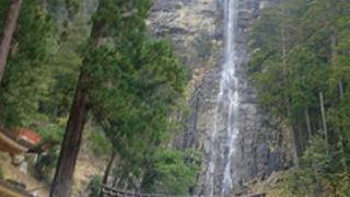 歴史ある那智の滝